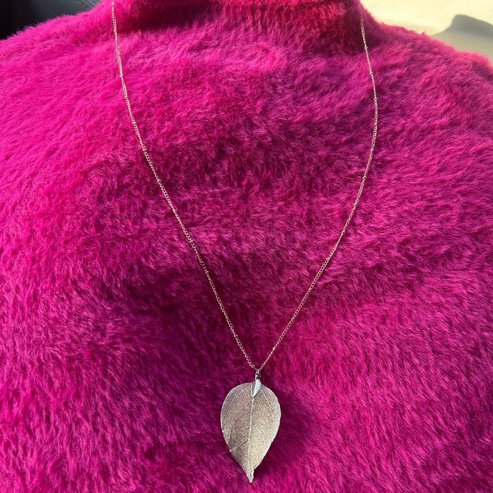Minimalist Silver Leaf Pendant Necklace